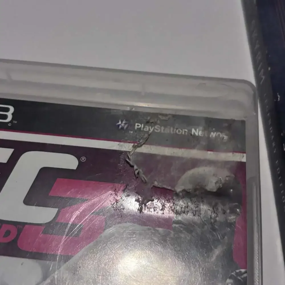 Lot of 2 PS3 Games: UFC Undisputed 3 and The Elder Scrolls V: Skyrim Legendary